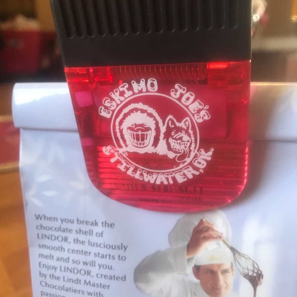 Red Bag Clip and magnet